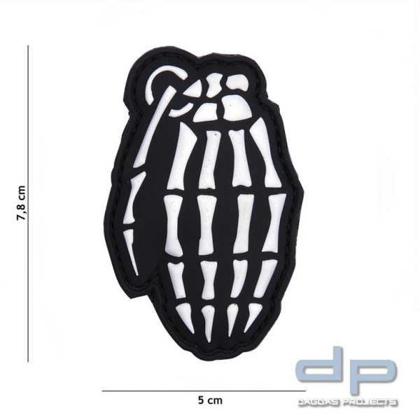 Emblem 3D PVC Skull granate weiss